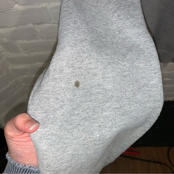 Vintage Guildan “University of Toronto Mom Crewneck” - Picture 6 of 6